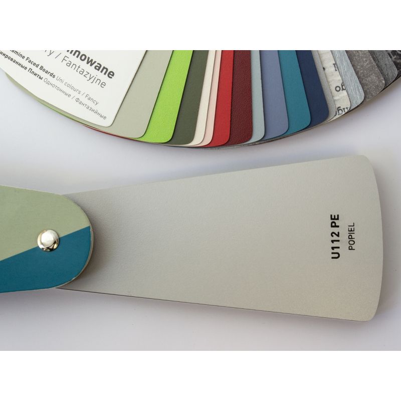 Półka z płyty Slatwall, Popiel, wsporniki chrom