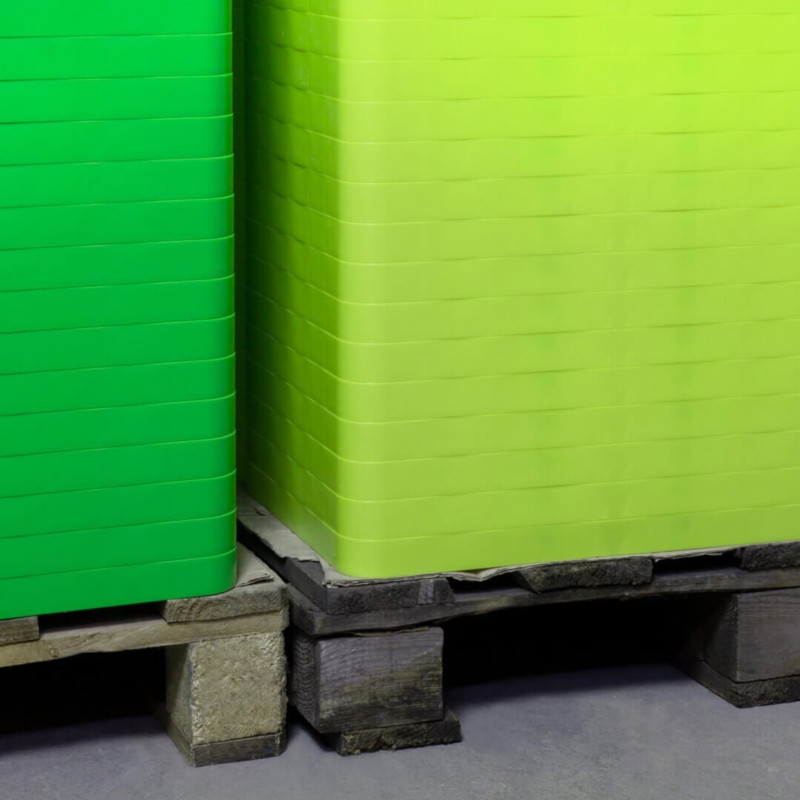 Czarny koszyk sklepowy na zakupy 22L plastikowy