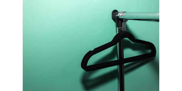 Jak dopasować wieszak do odzieży?